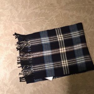 Cashmaire Italian NWT made acrylic scarf